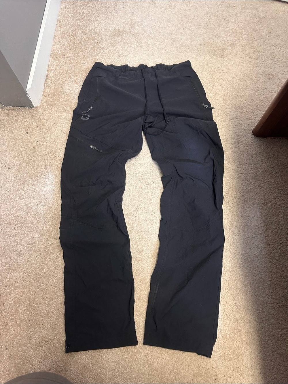 MEC womens Black Cargo Pants with Zip Pockets